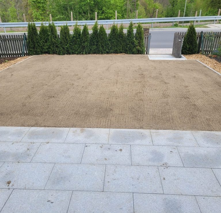 Bruckberg Kronthaler Gammelsdorf Galabau Hecke Heckenschnitt Gartenbau